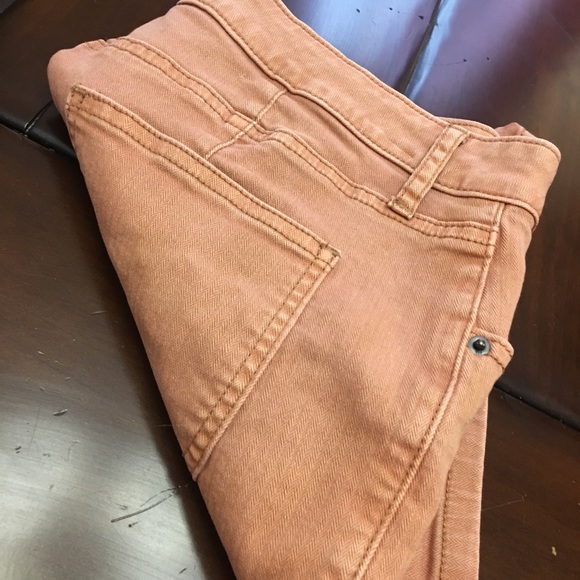 BDG Katie Highwaisted Shorts! - Picture 4 of 4